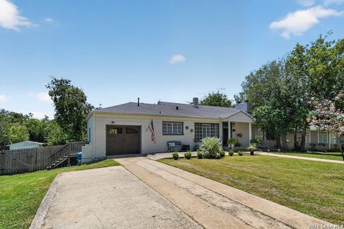 713 Bluebell Rd, Kerrville, TX, 78028-3009 | Card Image