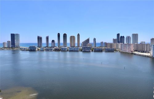 2204-4000 Island Blvd, Aventura, FL, 33160-2533 | Card Image