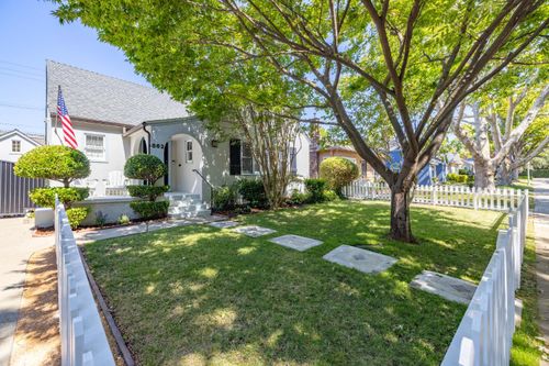 862 41st Street, Sacramento, CA, 95819 | Card Image