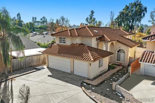 2137 Pleasantwood Ln, Escondido, CA, 92026-1418 | Card Image