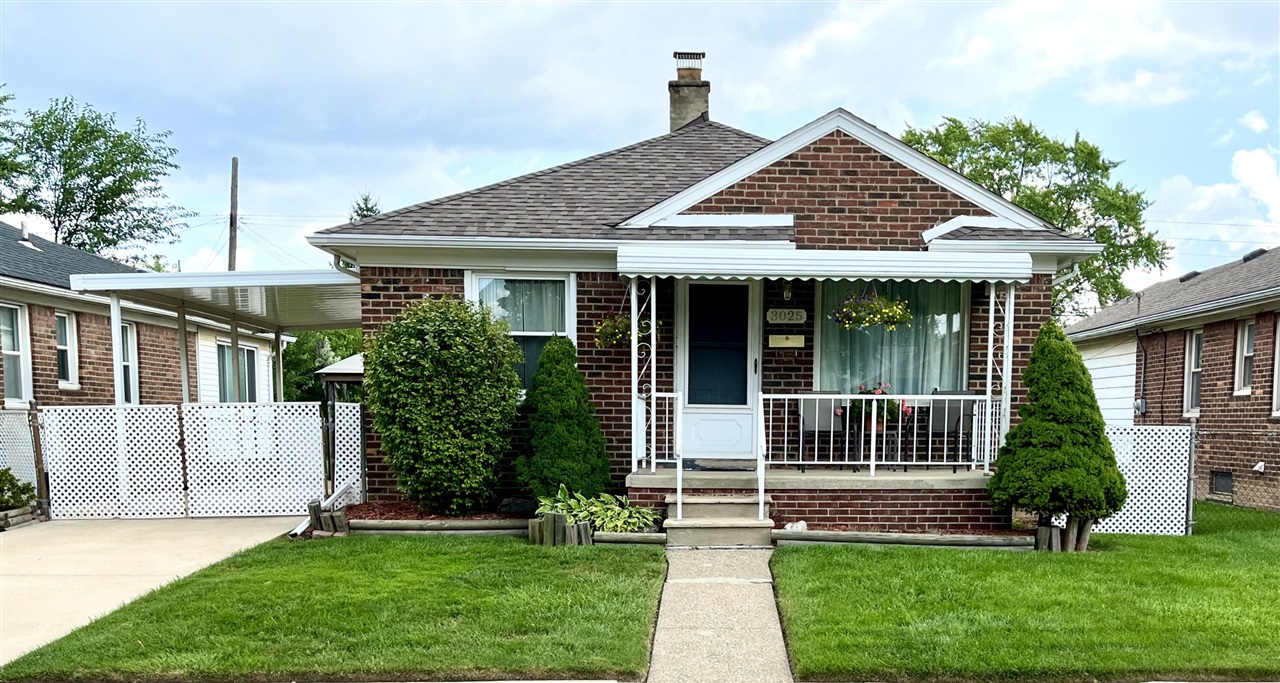 Wilson Ave, Lincoln Park, MI 48146
