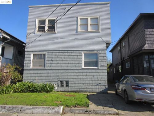 3906 3906 Lusk St, Oakland, CA, 94608 | Card Image