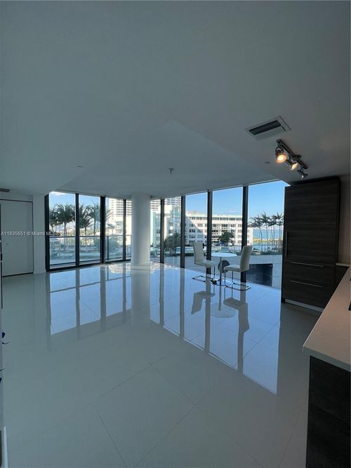 unit-1008-650 Ne 32nd St, Miami, FL, 33137-5250 | Card Image