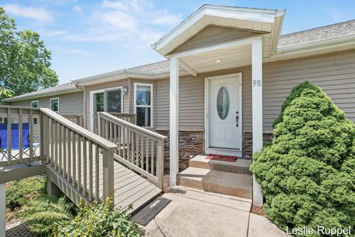 98 Homestead Acres Rd Nw, Sparta, MI, 49345-8104 | Card Image