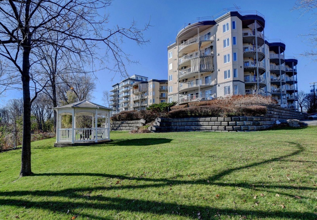 Residential in Laval (Laval-des-Rapides) 2