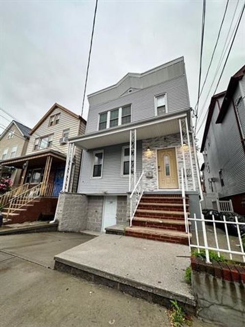 29 W 26th St, Bayonne, NJ, 07002-3802 | Card Image