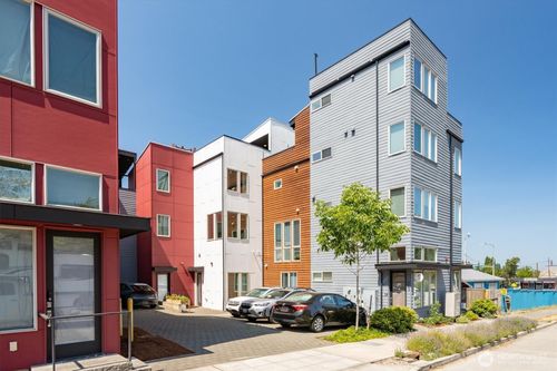 551 28th Ave, Seattle, WA, 98122-6209 | Card Image