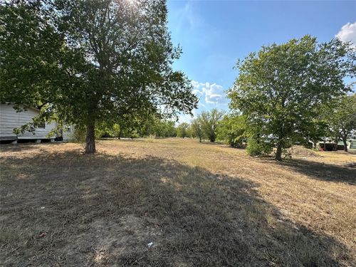 2210 Pecan St, Bastrop, TX, 78602-1538 | Card Image