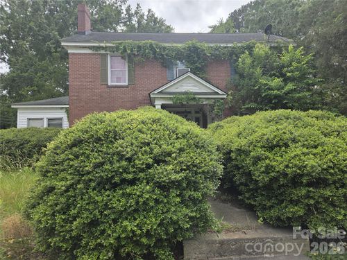 4291 W Pine St, Farmville, NC, 27828-1699 | Card Image