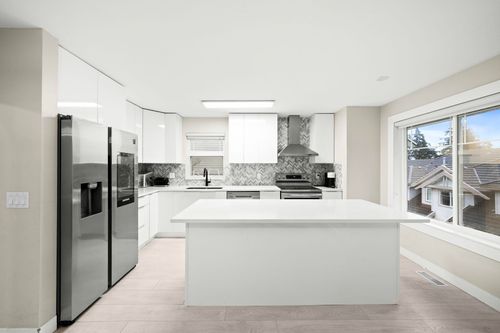 10-2351 Parkway Blvd, Coquitlam, BC, V3E3P2 | Card Image