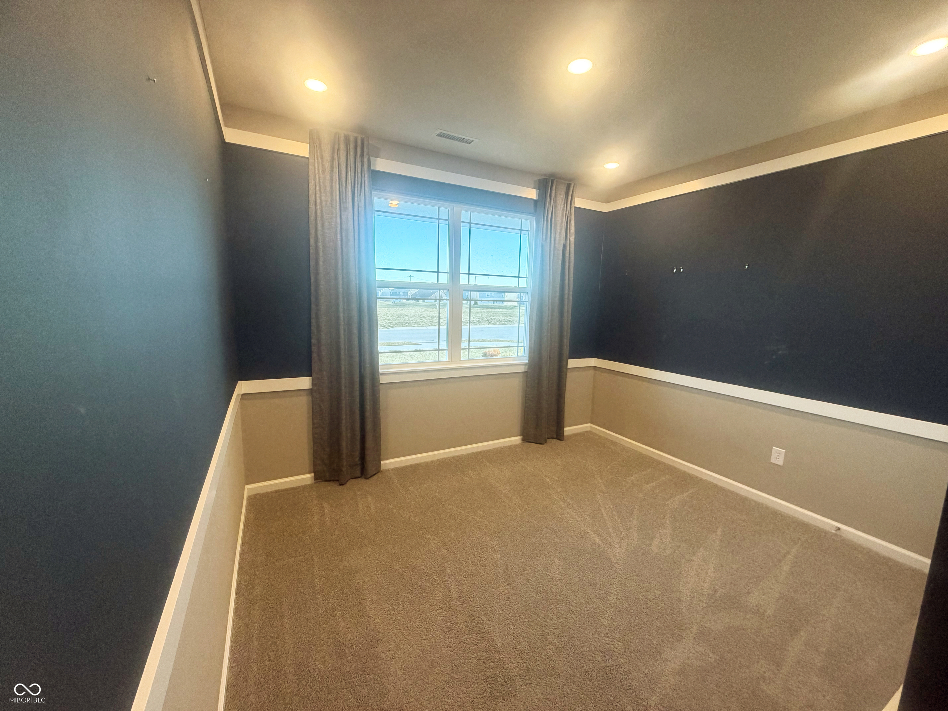 Residential in Whiteland 4