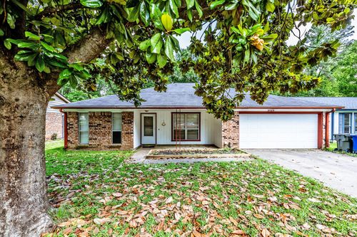 3028 Winding Way, Huntsville, TX, 77340-6833 | Card Image