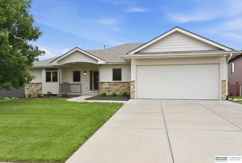 4905 Chennault St, Papillion, NE, 68133-2580 | Card Image