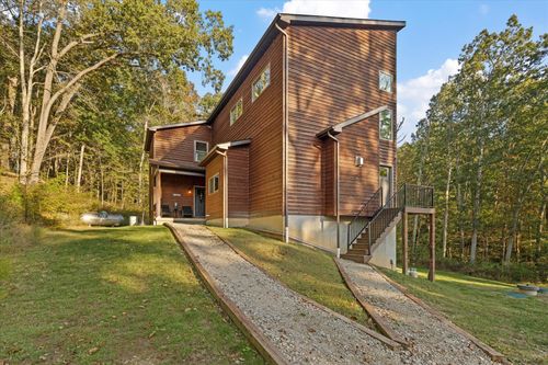 18004 Buckingham Rd, Logan, OH, 43138-9435 | Card Image