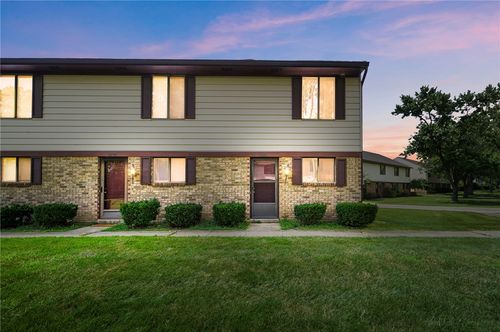7845 Betsy Ross Cir, Washingtn Twp, OH, 45459-4023 | Card Image