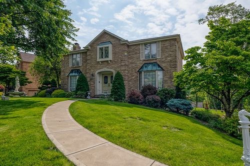 401 Chelsea Dr, Jefferson Hills, PA, 15025-3060 | Card Image