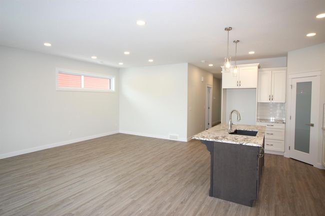 6103 Valleyview Dr, Home with 2 bedrooms, 2 bathrooms and 3 parking in Camrose AB | Image 6