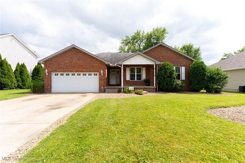 313 Crimson Cir, Campbell, OH, 44405-1279 | Card Image