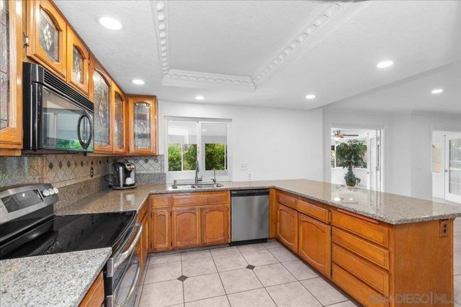 9012 Westvale Rd, House other with 4 bedrooms, 4 bathrooms and 6 parking in San Diego CA | Image 9
