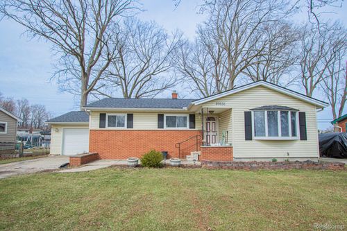 20656 Newman Dr, Brownstown Twp, MI, 48183-5054 | Card Image