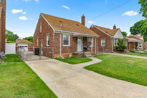 7652 Osage Ave, Allen Park, MI, 48101-2475 | Card Image