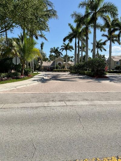 7103 - 272 Village Blvd, Condo with 2 bedrooms, 2 bathrooms and null parking in Tequesta FL | Image 2