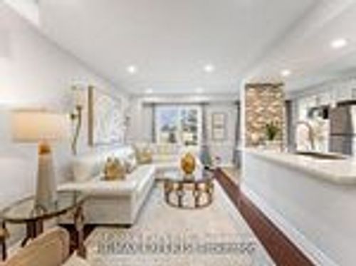 79-1484 Torrington Dr, Mississauga, ON, L5V1Y2 | Card Image