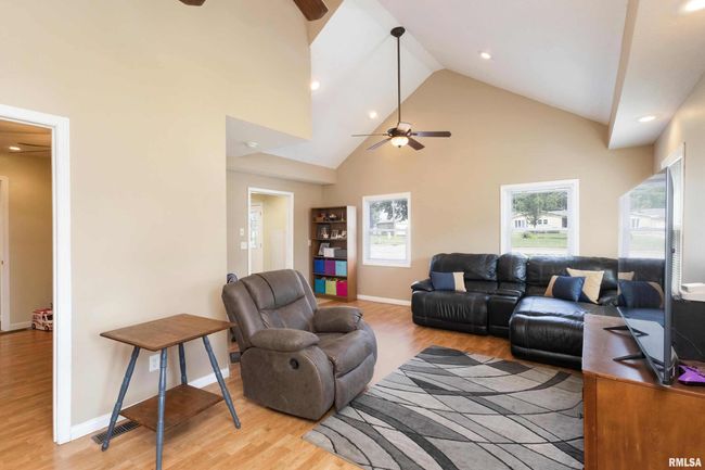 8326 Knoxville Rd, House other with 3 bedrooms, 2 bathrooms and null parking in Milan IL | Image 7