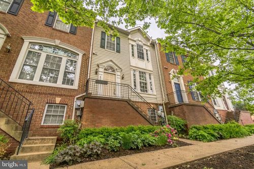 8159 Skelton Cir, FALLS CHURCH, VA, 22042-1222 | Card Image