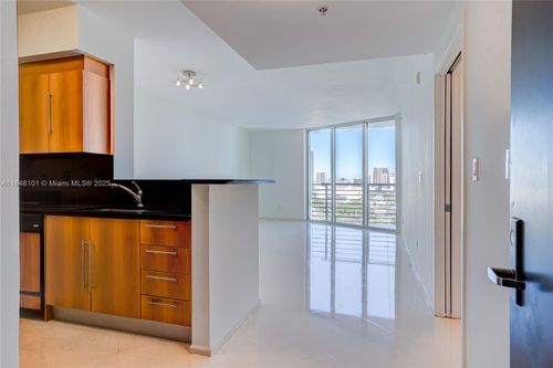 apt-2418-325 S Biscayne Blvd, Miami, FL, 33131-2463 | Card Image