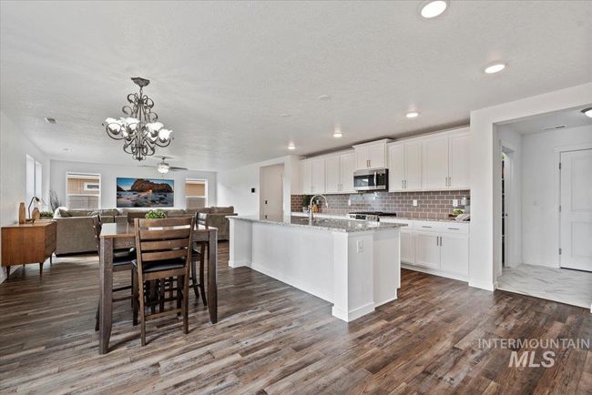 3074 N Greengate Way, House other with 5 bedrooms, 4 bathrooms and 2 parking in Star ID | Image 9