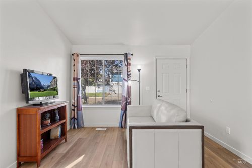 3404 S Poco Loco Pl, Boise, ID, 83705-4884 | Card Image