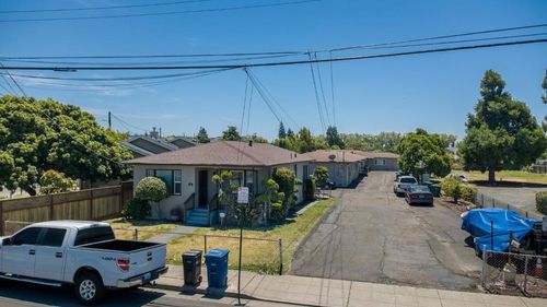 563 Laurel Ave, Hayward, CA, 94541-3826 | Card Image