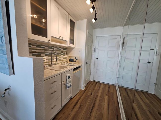 APT-804 - 415 E Beach Dr, Condo with 0 bedrooms, 1 bathrooms and null parking in Galveston TX | Image 16