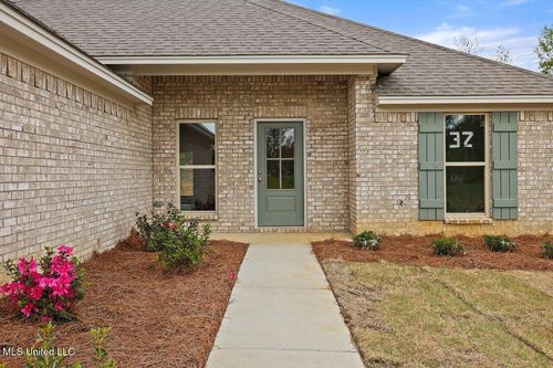 532 Patrick Farms Dr, Pearl, MS, 39208-9424 | Card Image