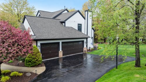 9840 Oak Valley Dr, Clarkston, MI, 48348-4172 | Card Image