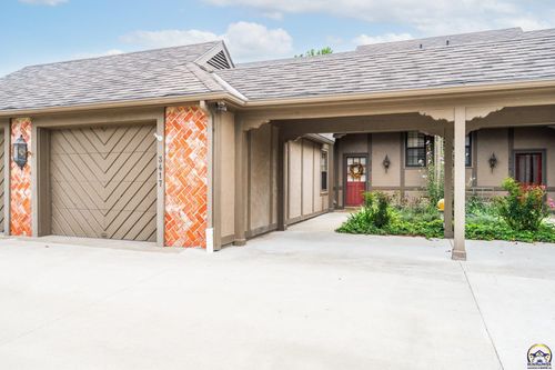 3417 Seminole Dr, Lawrence, KS, 66047-1622 | Card Image