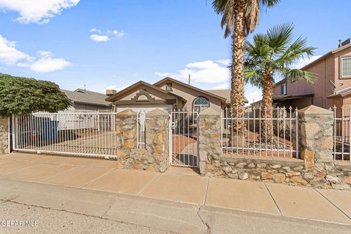 10277 Valle Suave Dr, Socorro, TX, 79927-3928 | Card Image