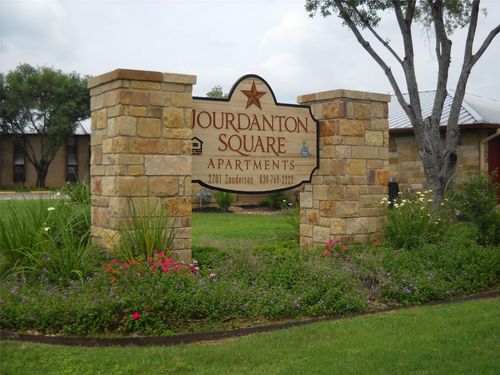 2701 Zanderson Ave, Jourdanton, TX, 78026-3247 | Card Image