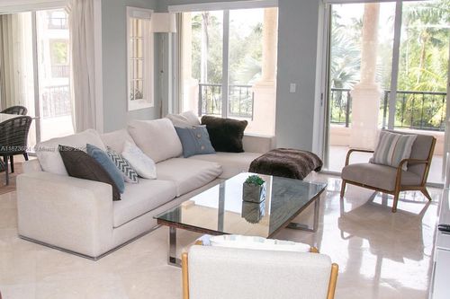19227-19227 Fisher Island Dr, Miami Beach, FL, 33109-1169 | Card Image