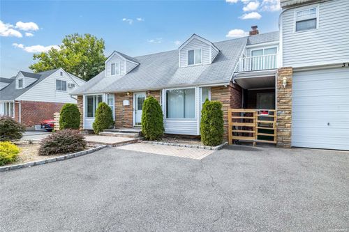 306 Glen Cove Rd, Carle Place, NY, 11514-1208 | Card Image