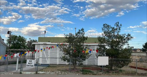 230 Locust Street, El Paso, TX, 79905 | Card Image