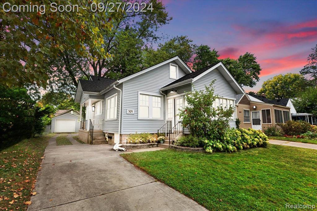 Edgeworth Ave, Royal Oak, MI 48067