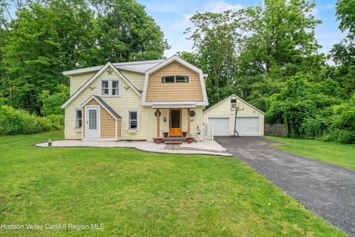 8 Church St, Napanoch, NY, 12458-2711 | Card Image