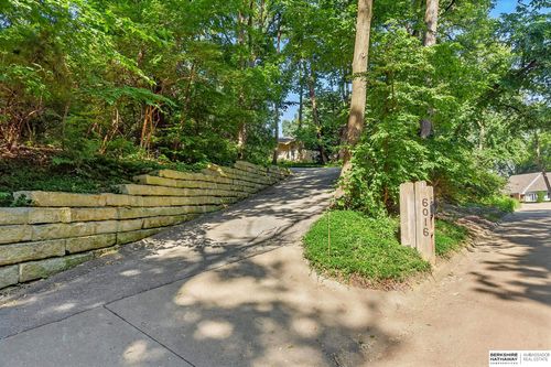 6016 Country Club Oaks Pl, Omaha, NE, 68152-2009 | Card Image