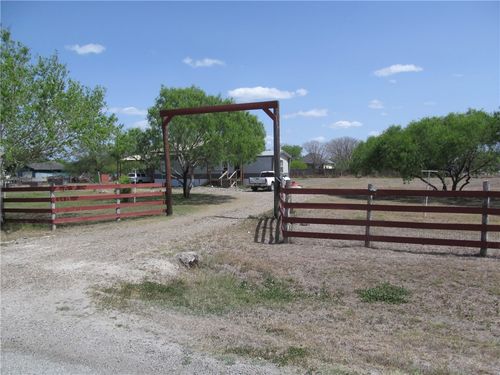4662 Ranch Rd, Robstown, TX, 78380-9402 | Card Image