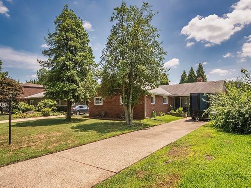 1024 Knollwood Rd, New Kensington, PA, 15068-5316 | Card Image