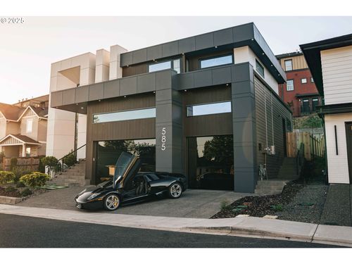 585 W U St, Washougal, WA, 98671-5231 | Card Image