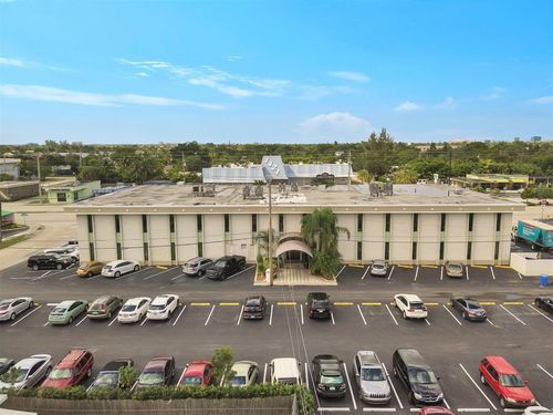 111-1400 E Oakland Park Boulevard, Oakland Park, FL, 33334 | Card Image