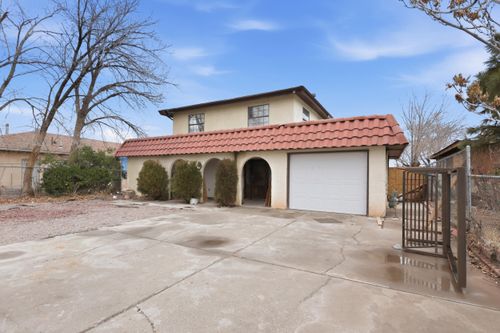 2335 Contreras Pl Nw, Albuquerque, NM, 87104-2500 | Card Image